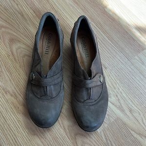 Cobb Hill dress shoes size 9 brown leather 2inch estimation on hill size